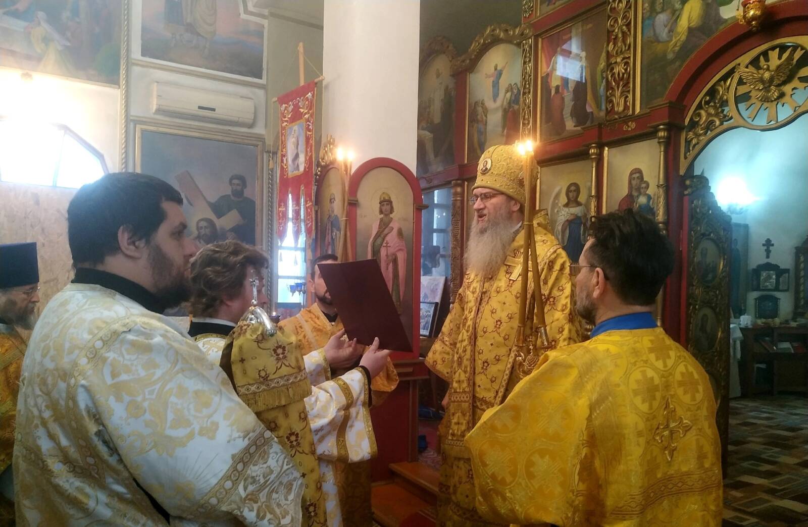 Божественная литургия в храме Архангела Михаила х. Алексиковский Новониколаевского р-на.