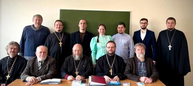 Первые магистранты по направлению «Теология» защитили свои работы.