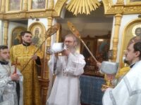 Божественная литургия и заупокойную панихиду в храме святителя Михаила первого митр. Киевского (городское кладбище) в г. Михайловке.