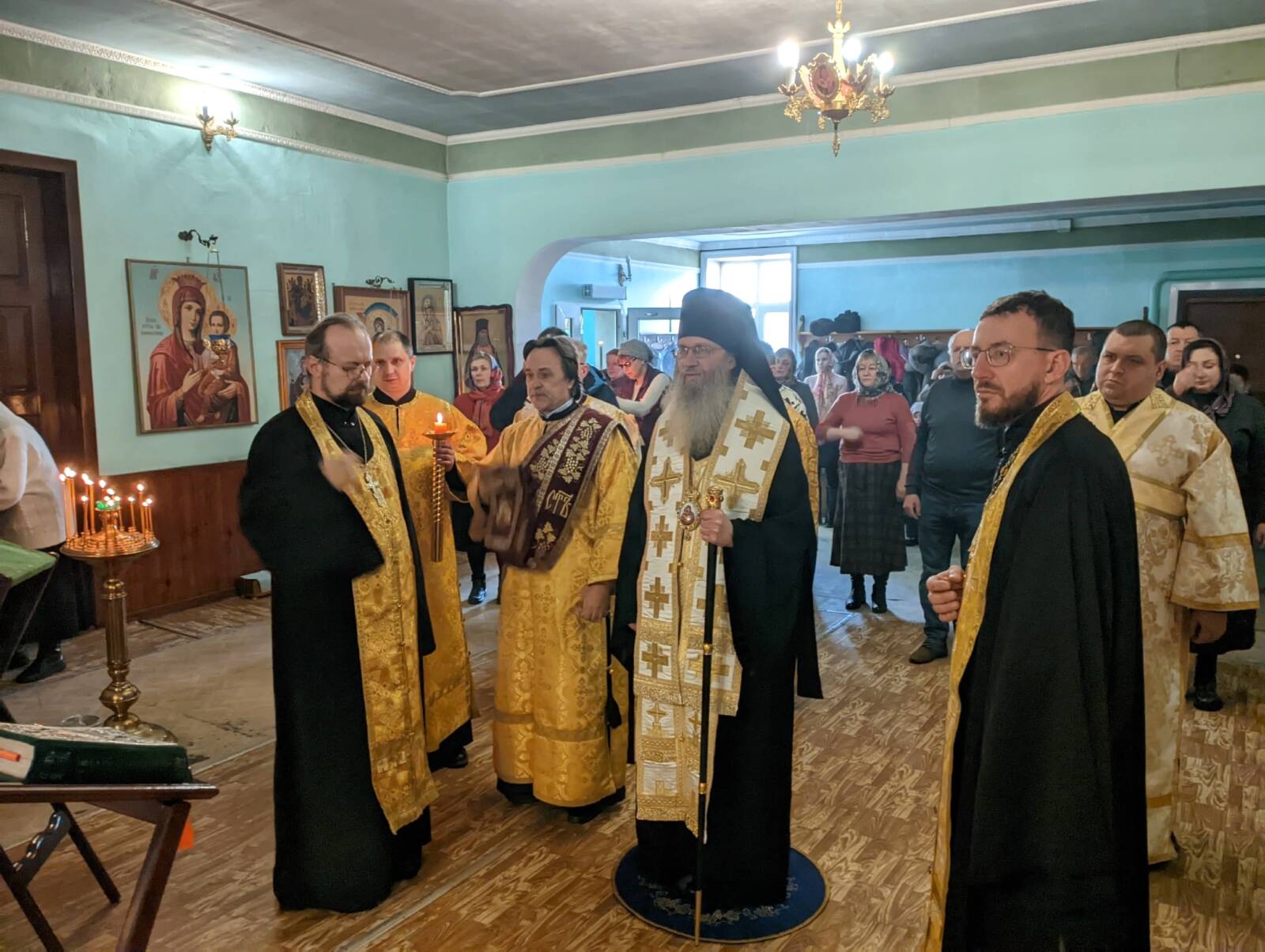 Глава Урюпинской епархии встретился с родными и близкими родных воинов находящихся в зоне СВО.