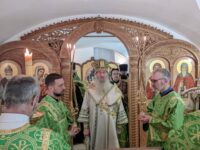 Урюпинский и Новоаннинский ЕЛИСЕЙ совершил вечернее богослужение в храме прп. Паисия Святогорца и прп. Исихия Иерусалимского (воскресная школа) г. Урюпинска.