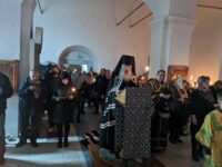 В понедельник первой седмицы Великого поста епископ Елисей совершил Великое повечерие с чтением Великого покаянного канона прп. Андрея Критского.