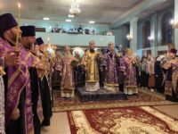 В канун дня памяти священномученика Николая Попова в Свято-Духовском монастыре совершено архиерейское богослужение
