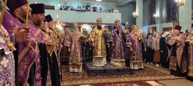 В канун дня памяти священномученика Николая Попова в Свято-Духовском монастыре совершено архиерейское богослужение