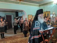 В среду первой седмицы Великого поста епископ Елисей совершил Великое повечерие с чтением Великого покаянного канона прп. Андрея Критского в храме преподобного Сергия игумена Радонежского г. Урюпинска.