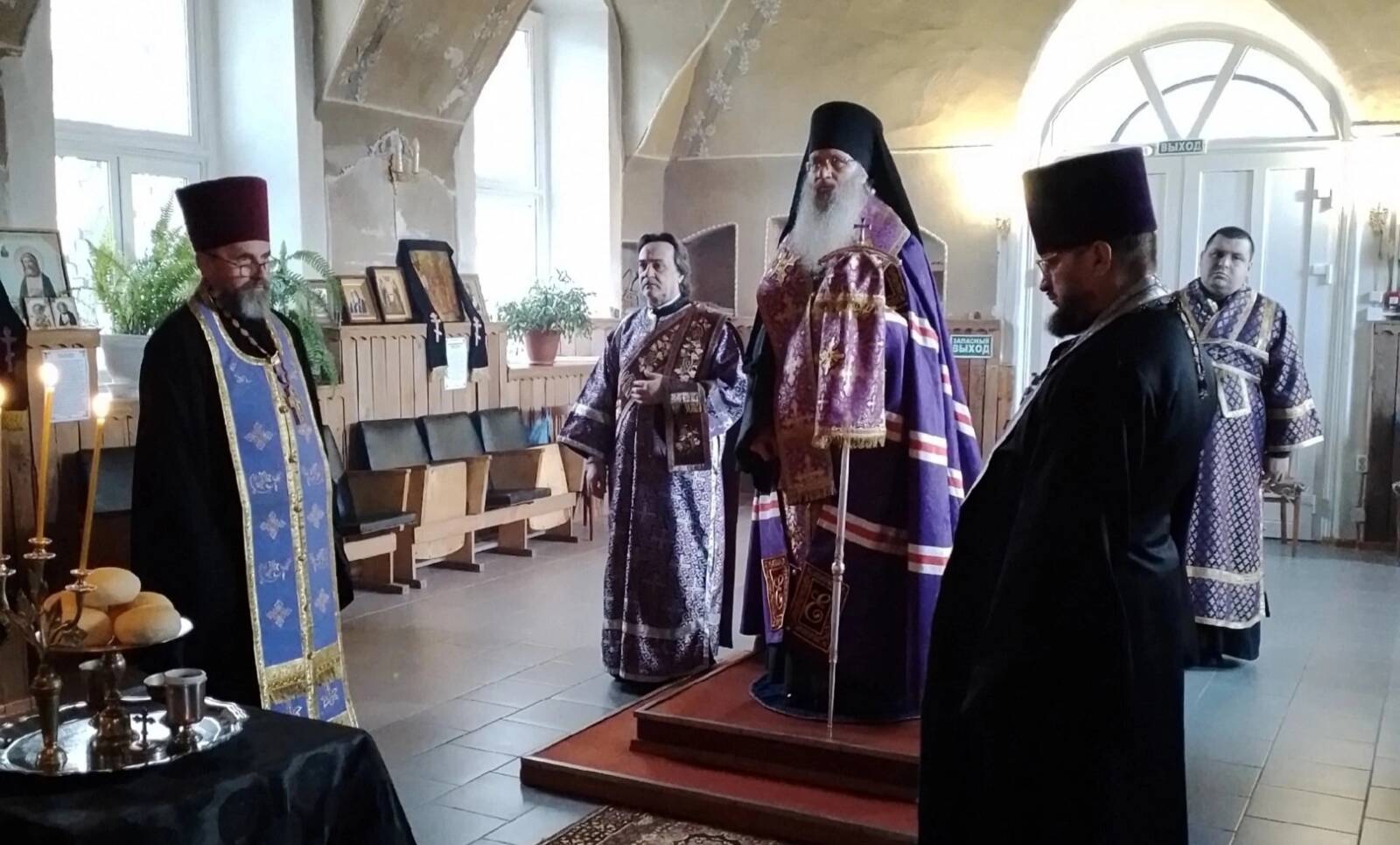 Всенощное бдение в храме Трех Святителей с. Ольховка.
