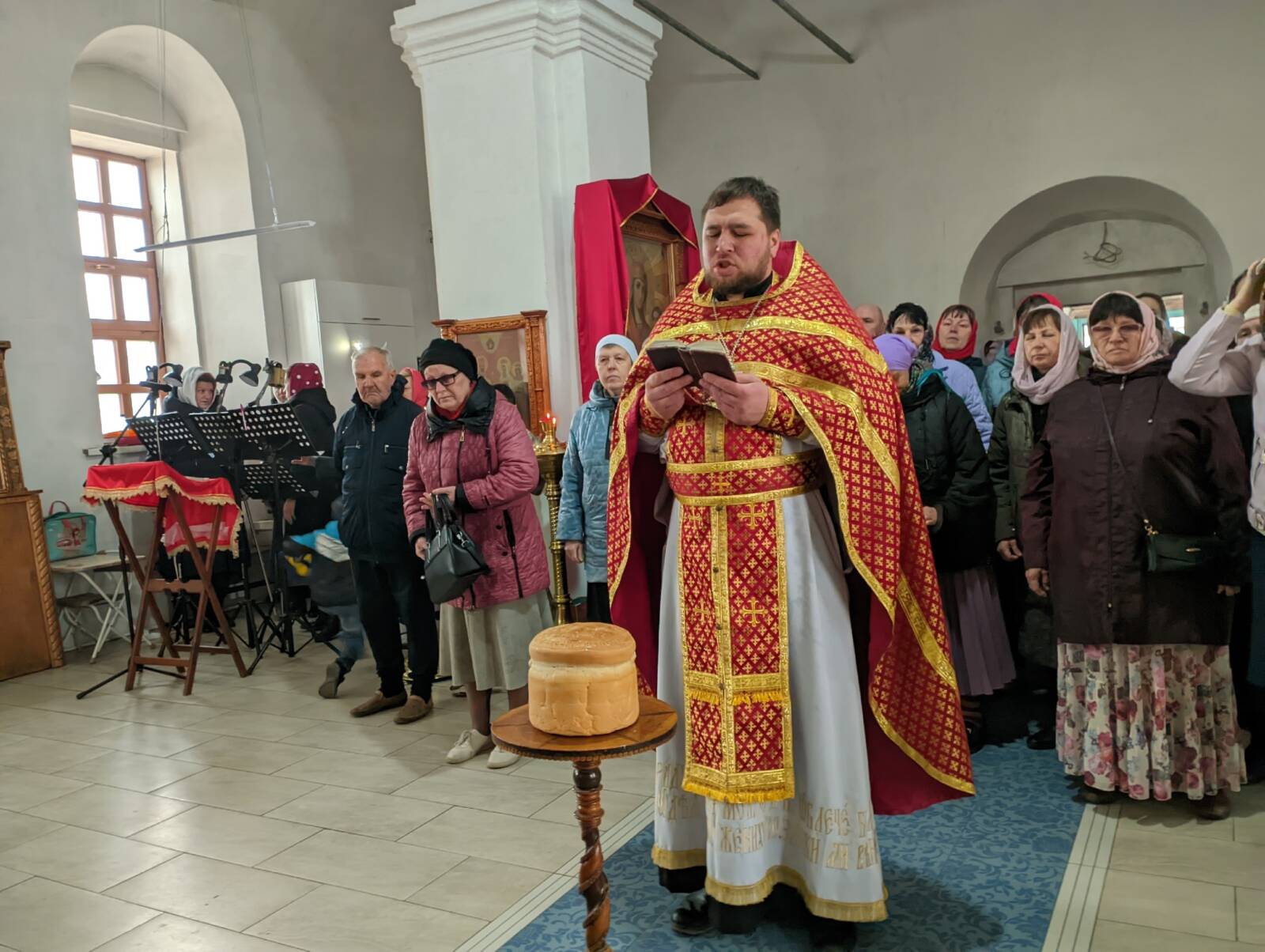 Божественная литургия Пасхальным чином в Покровском кафедральном соборе г. Урюпинска