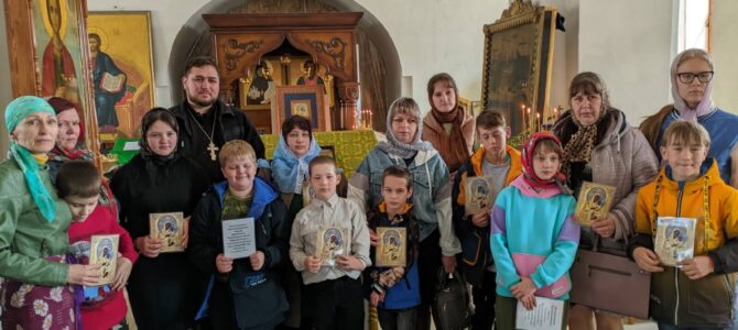 Покровский кафедральный собор г. Урюпинска посетили ребята и их родители из Всероссийского общества Родителей детей инвалидов Волгоградской области из ст. Алесксеевской.