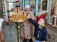 Во 2-ю неделю по Пасхе Антипасха, день памяти святого Апостола Фомы, в храме Архангела Михаила в ст. Добринской была совершена Божественная литургия.