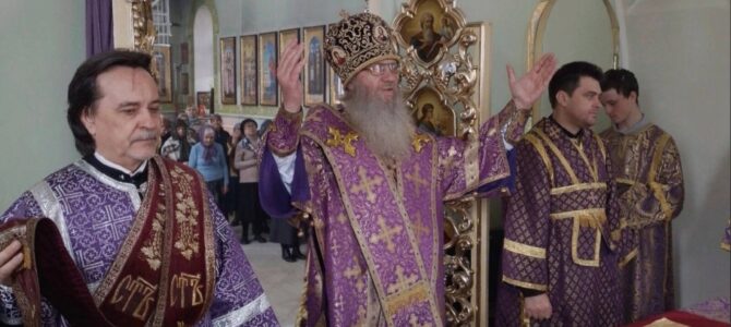 Божественная литургия в храме Святаго Духа Утешителя в г. Жирновске