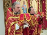 В Покровском кафедральном соборе г. Урюпинска была совершена Божественная литургия Пасхальным чином.