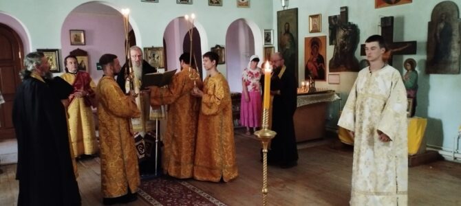 Всенощное бдение в Свято-Троицком Каменно-Бродском Белогорском мужском монастыре.