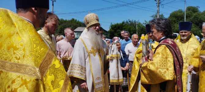 Божественная литургия в храме святителя Николая архиеп. Мир Ликийских чудотворца в г. Михайловке.