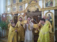 Божественная литургия в храме святителя Михаила первого митрополита Киевского в г. Михайловке (городское кладбище)