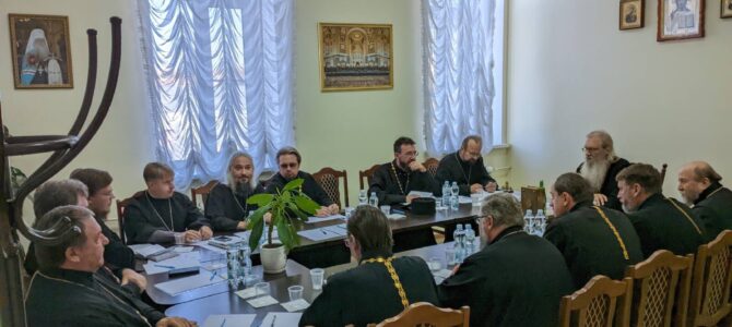 В епархиальном управлении состоялось расширенное заседание епархиального совета с участием благочинных и руководителей епархиальных отделов.