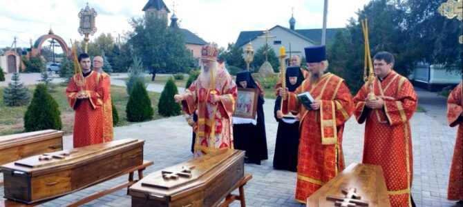 Божественная литургия в Гусевском женском монастыре в честь Ахтырской иконы Божией Материи с. Гусевка, Ольховского района.