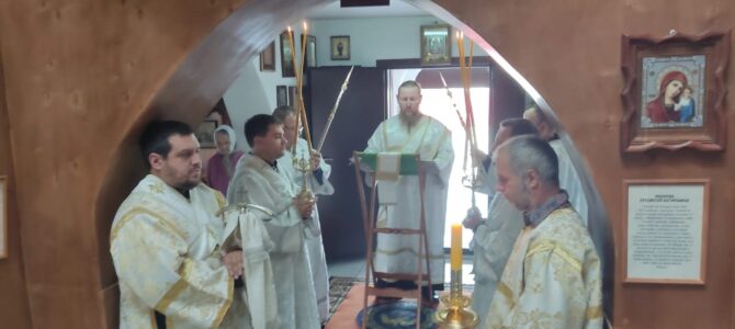 Божественная литургия в храме Архистратига Михаила в ст. Алексеевской