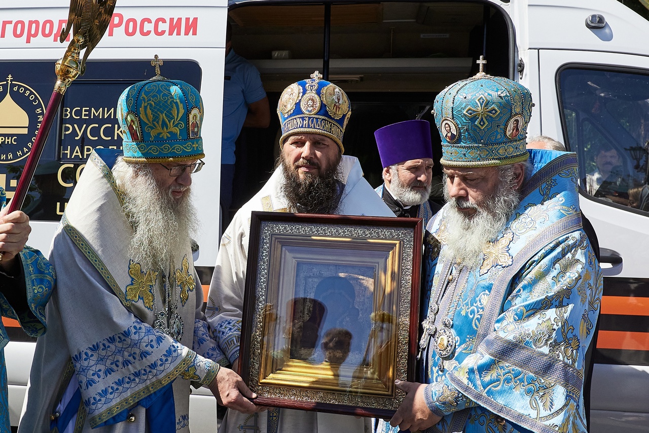 Состоялось знаменательное событие – на Волгоградскую землю в рамках Всероссийского крестного хода принесен московский список Казанской иконы Божией Матери.