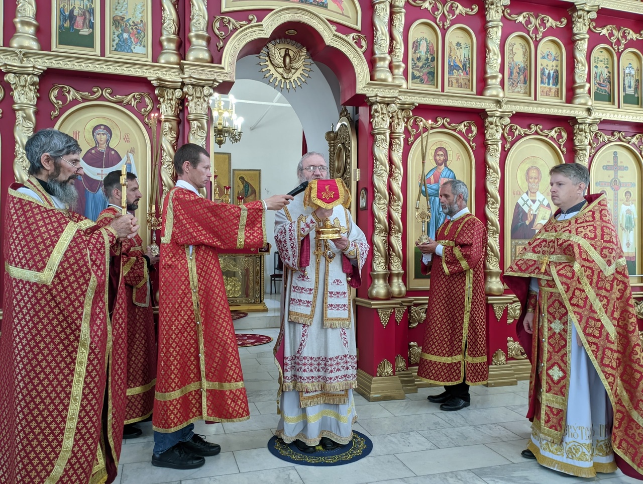 Епископ Елисей совершил Божественную литургию в Покровском кафедральном соборе г. Урюпинска