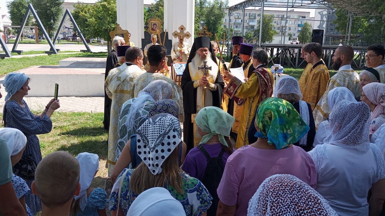 Епископ Елисей совершил Благодарственный молебен в день Крещения Руси в г. Фролово