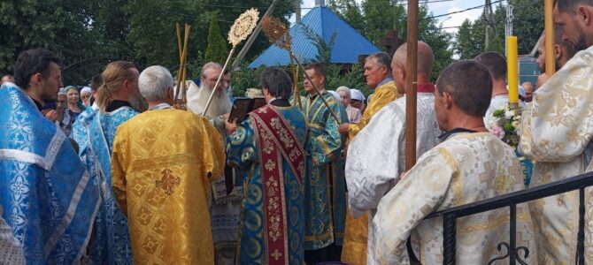 Епископ Елисей совершил Божественную литургию в храме Казанской иконы Божией Матери в г. Михайловке