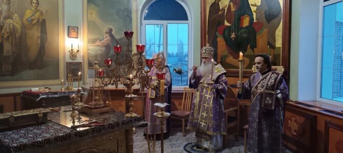 Епископ Елисей совершил Всенощное бдение в храме святителя Николая архиеп. Мир Ликийских чуд. в г. Михайловке