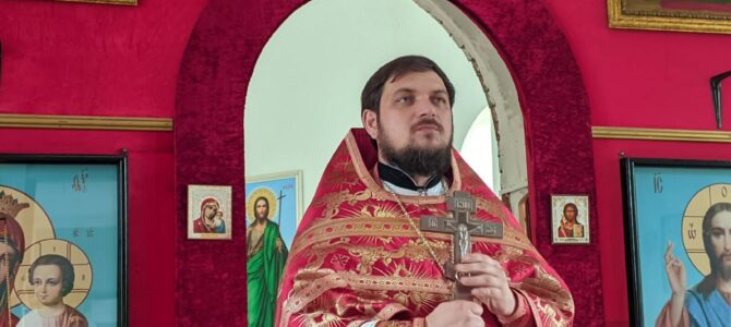 В храме Воскресения Христова на городском кладбище г. Урюпинска была совершена Божественная литургия.