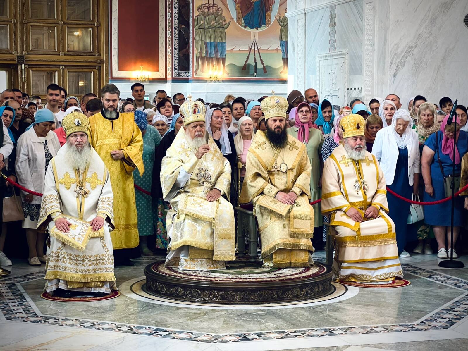 Сегодня в Волгоградской митрополии великое торжество — празднование Собора Всех святых, в земле Волгоградской просиявших.