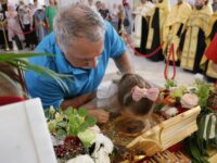 В канун Недели 4-й по Пятидесятнице, дня чествования Владимирской иконы Божией Матери, в Александро-Невском кафедральном соборе совершено торжественное архиерейское богослужение.