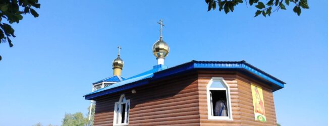 Епископ Елисей совершил литургию в храме Почаевской иконы Божией Матери в х. Старая Паника (святой источник) Фроловского района.