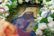 В день памяти священномученика митрополита Петроградского Вениамина и иже с ним убиенных, 13 августа, наместник Александро-Невской лавры епископ Кронштадтский Вениамин совершил Божественную литургию в Свято-Троицком соборе обители.